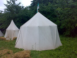 Różne namioty historyczne (zdjęcia moje i z sieci)